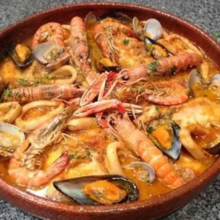Tenis Sol Levante 7 - Barneda Tatil Evi